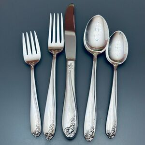 Wm Rogers Co Tupperware Rose Silver Plated Flatware Set 5 Pieces 1 person-lot 2